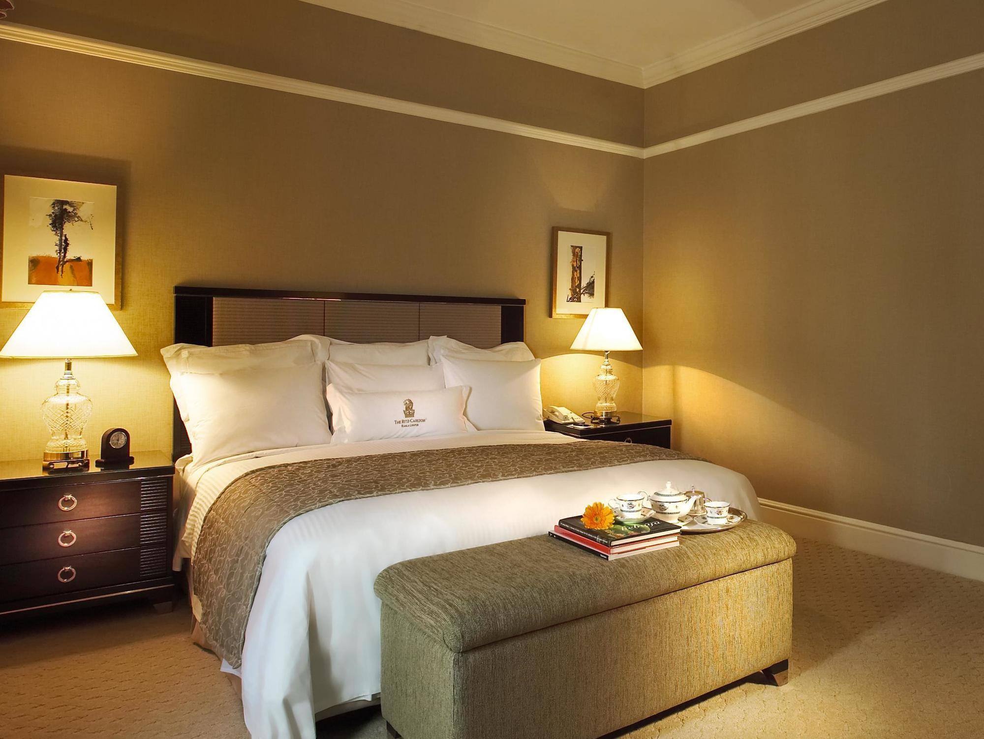 The Ritz-carlton, Hotel