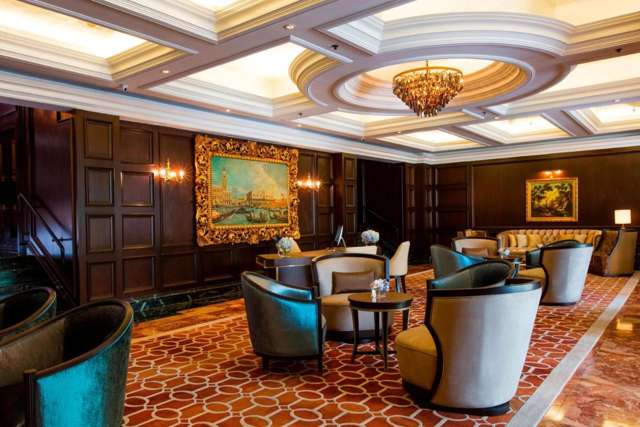 The Ritz-carlton, Hotel