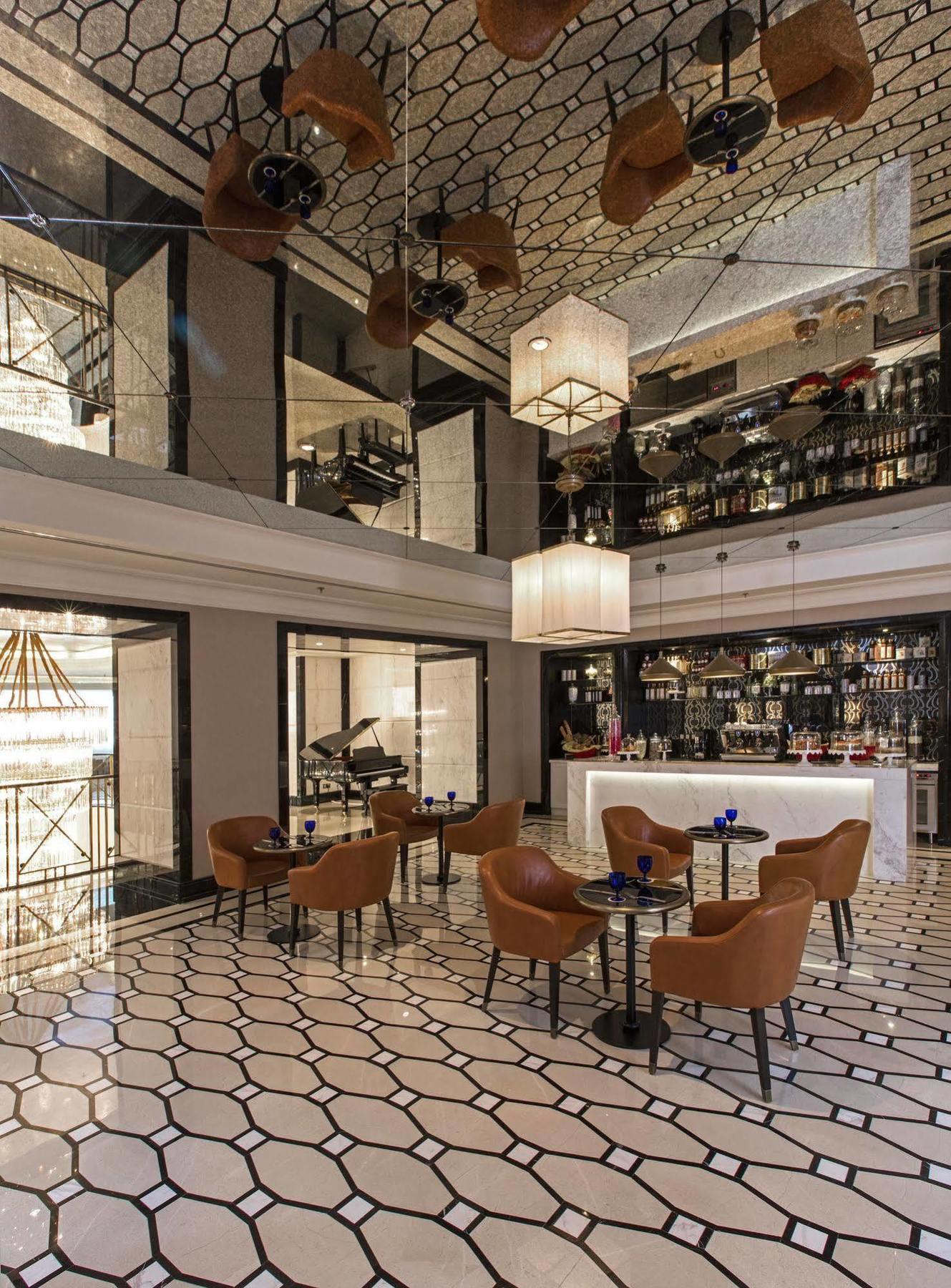 The Ritz-carlton, Hotel