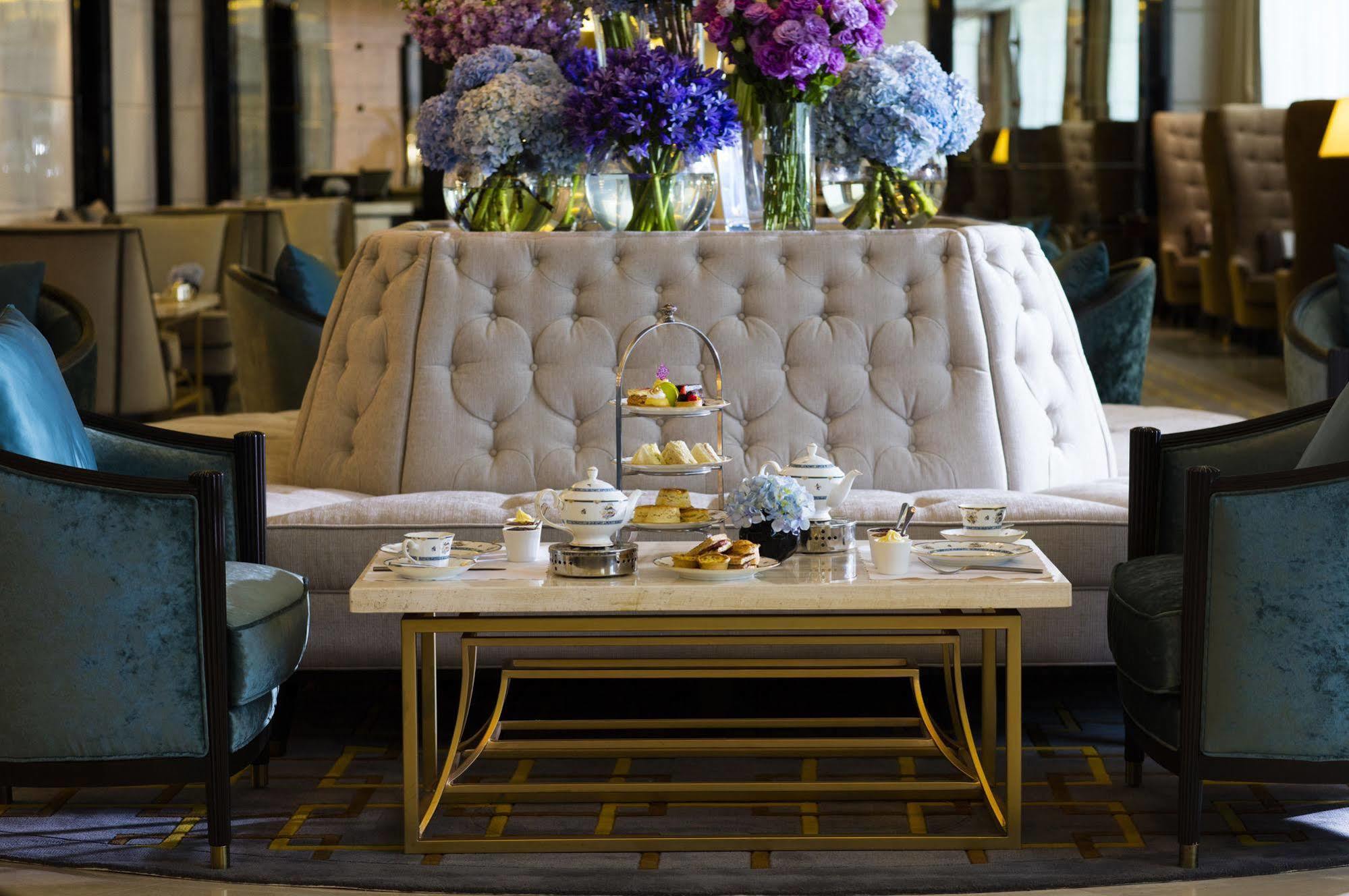 The Ritz-carlton,